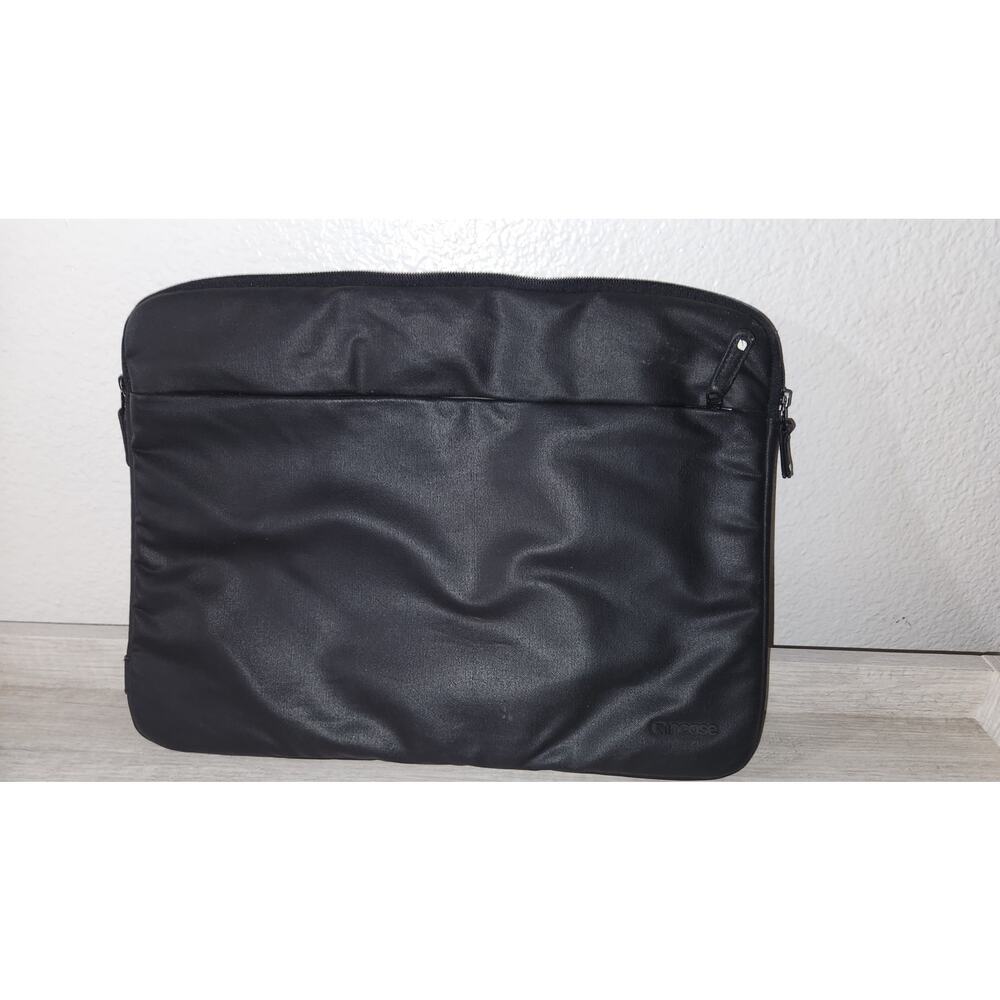Incase Go Sleeve for 15-inch Laptop